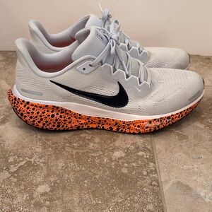 Nike Men’s White and Black Athletic Shoes with Orange Sole Pegasus 41 Electric